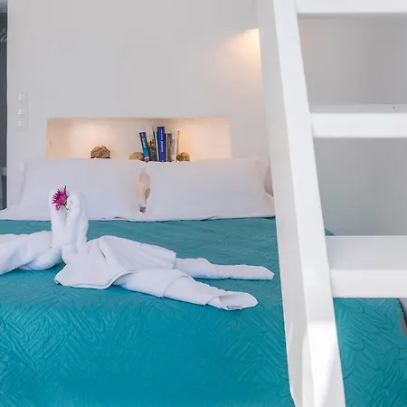 Traditional House By The Sea Vakantiehuis Mandrakia